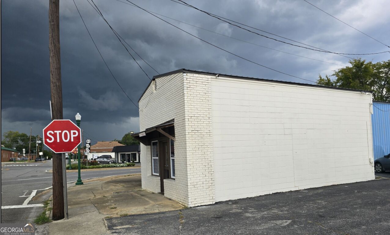 101 S Franklin Street Property Photo 2