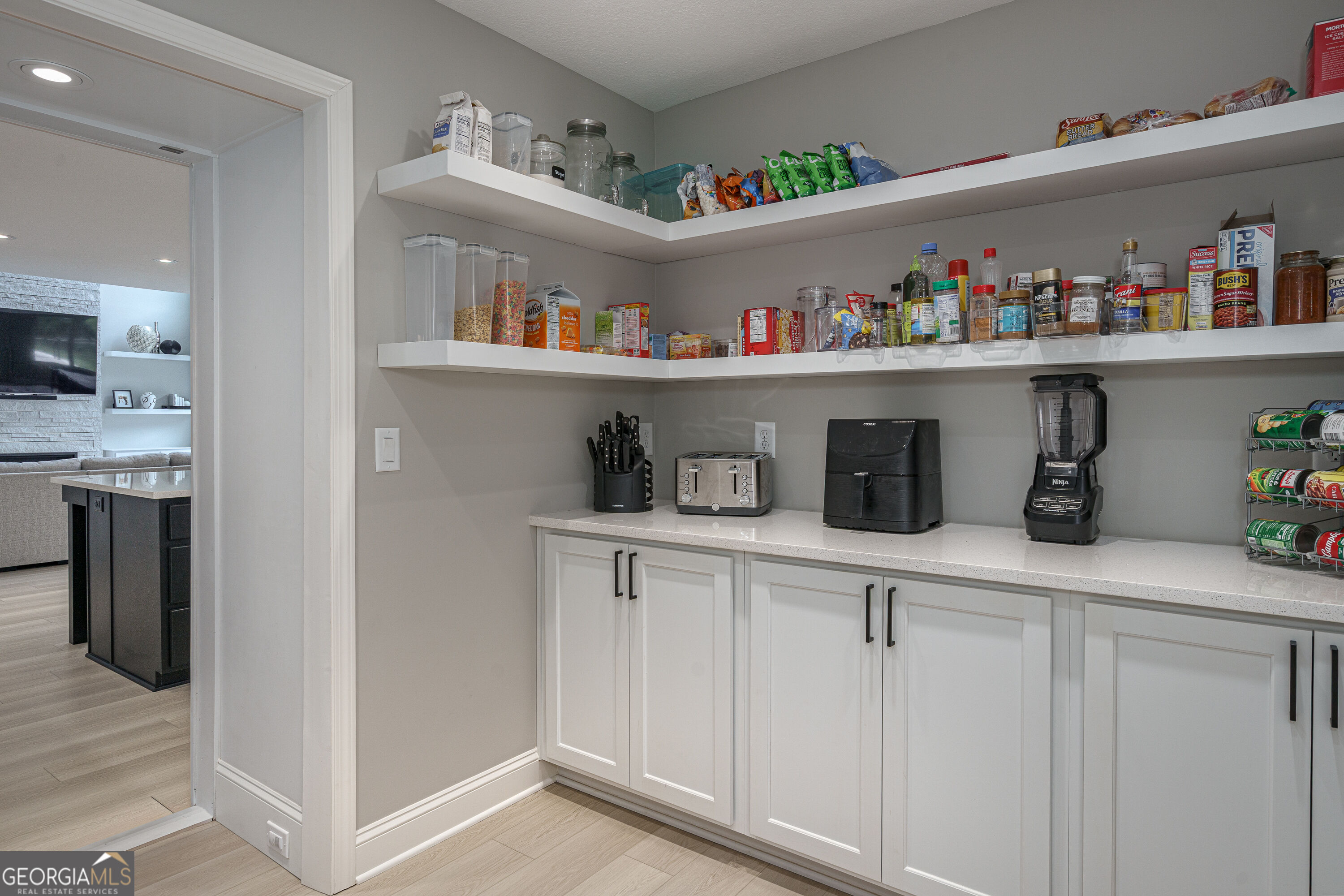 300 Sherwood Forest Drive Property Photo 15