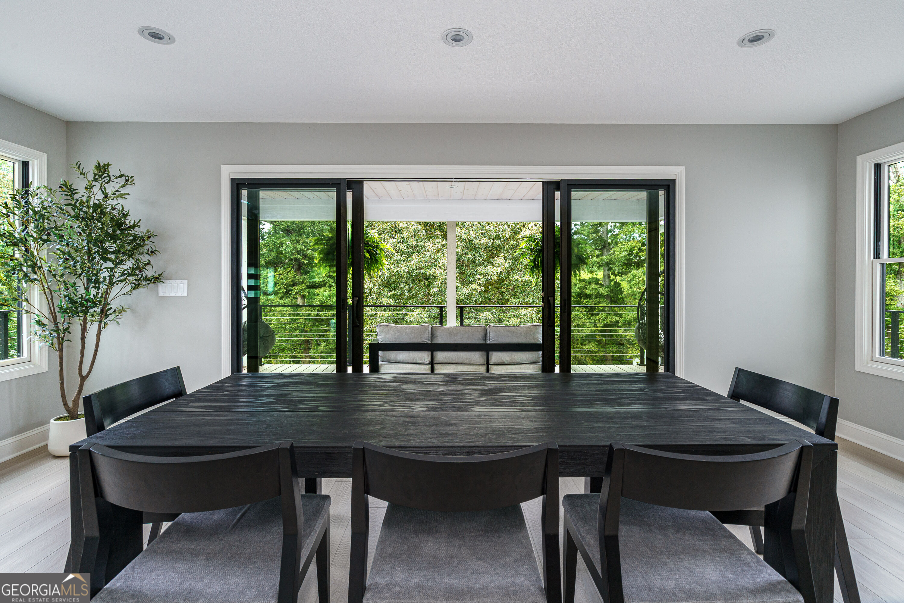 300 Sherwood Forest Drive Property Photo 17
