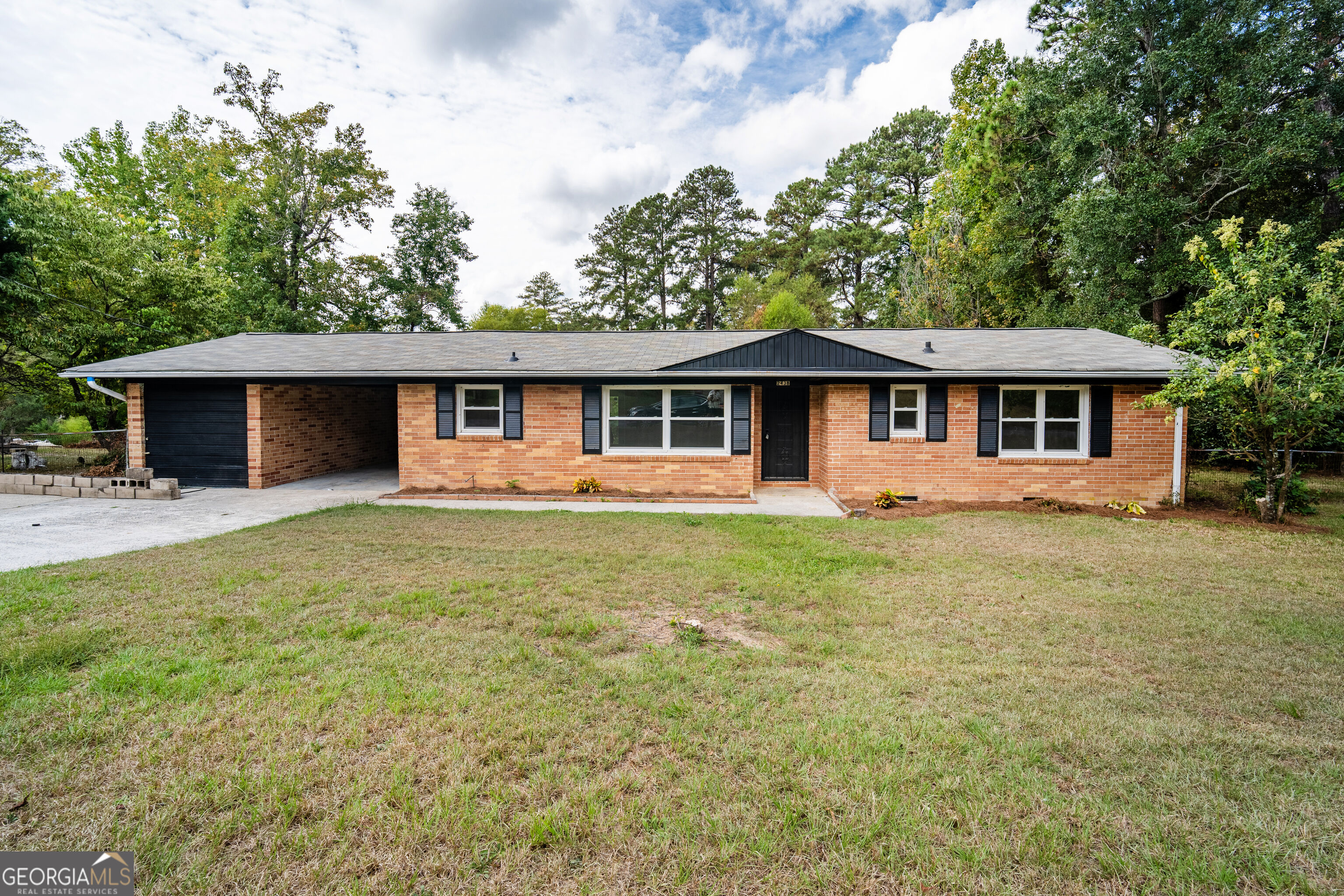 2438 Donald Avenue Property Photo 1