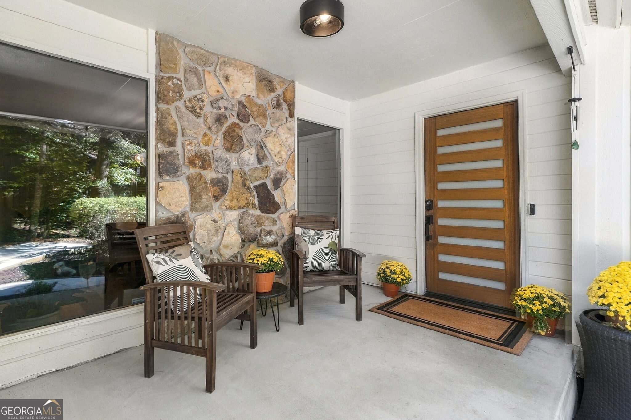 200 Pitch Lake Lane Property Photo 3