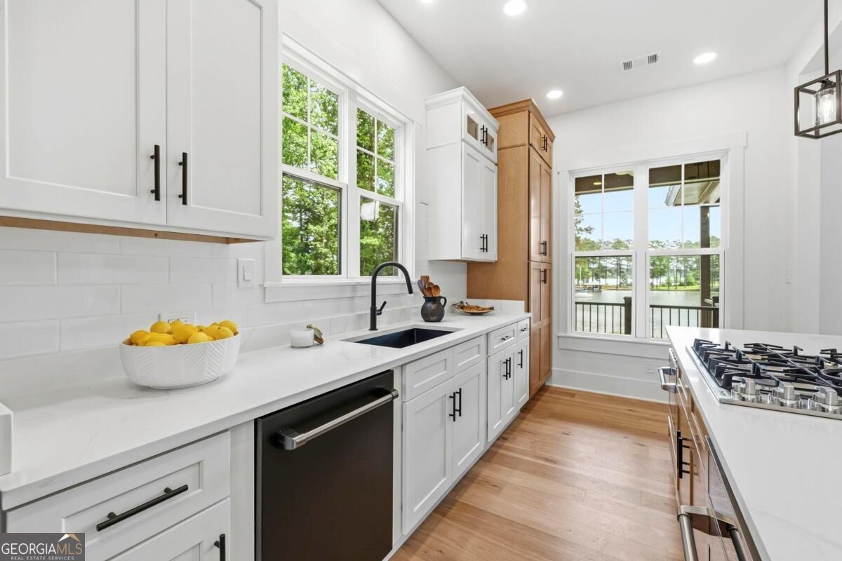 141 Grimes Road Property Photo 16