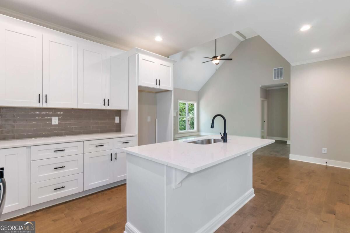 380 Ansley Drive Property Photo 8