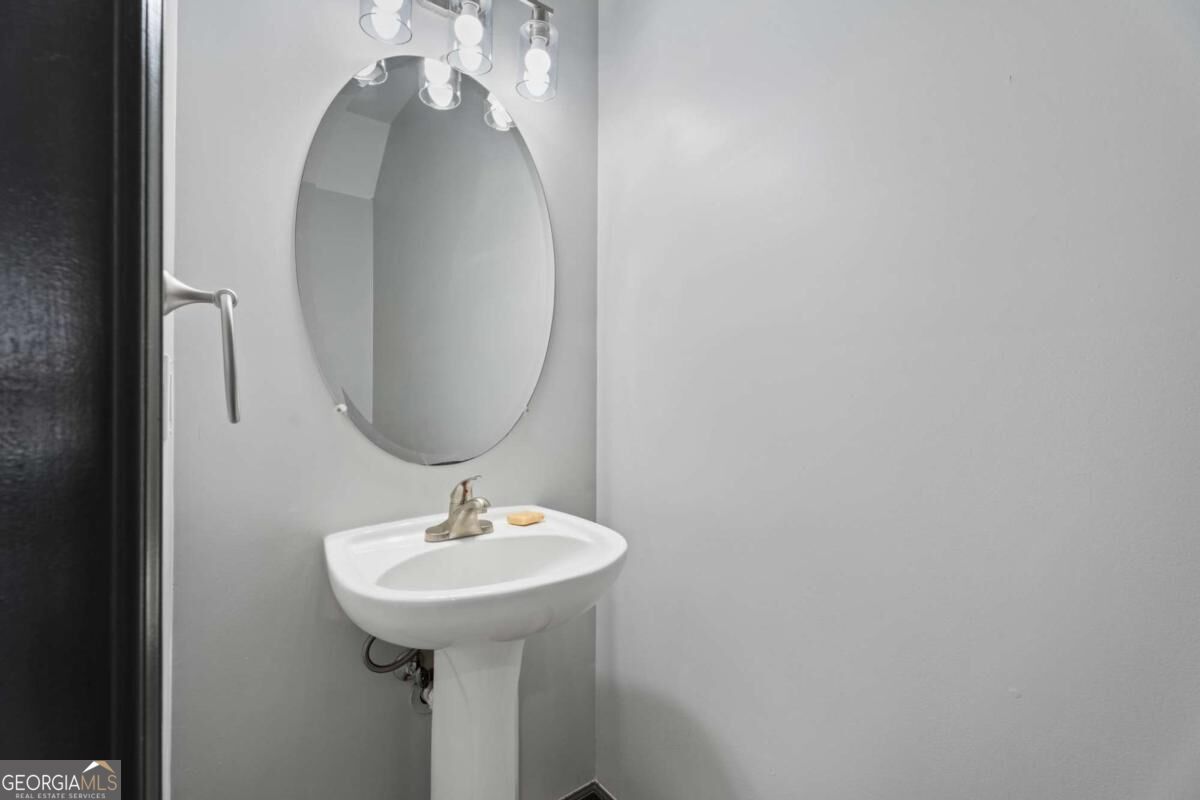 5008 Lower Elm Street Property Photo 15