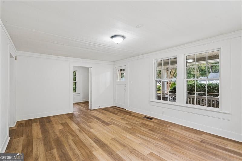 1938 Linwood Avenue Property Photo 5