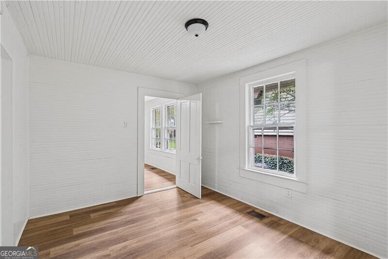 1938 Linwood Avenue Property Photo 7
