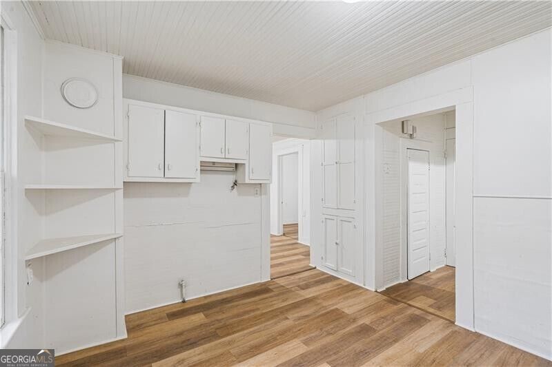 1938 Linwood Avenue Property Photo 12