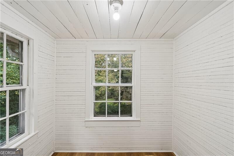 1938 Linwood Avenue Property Photo 13