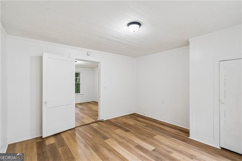 1938 Linwood Avenue Property Photo 14