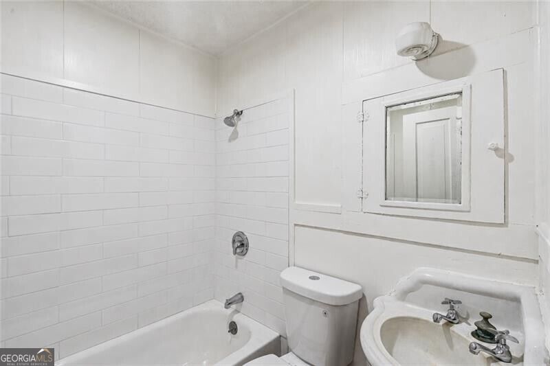 1938 Linwood Avenue Property Photo 15