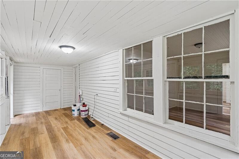 1938 Linwood Avenue Property Photo 18