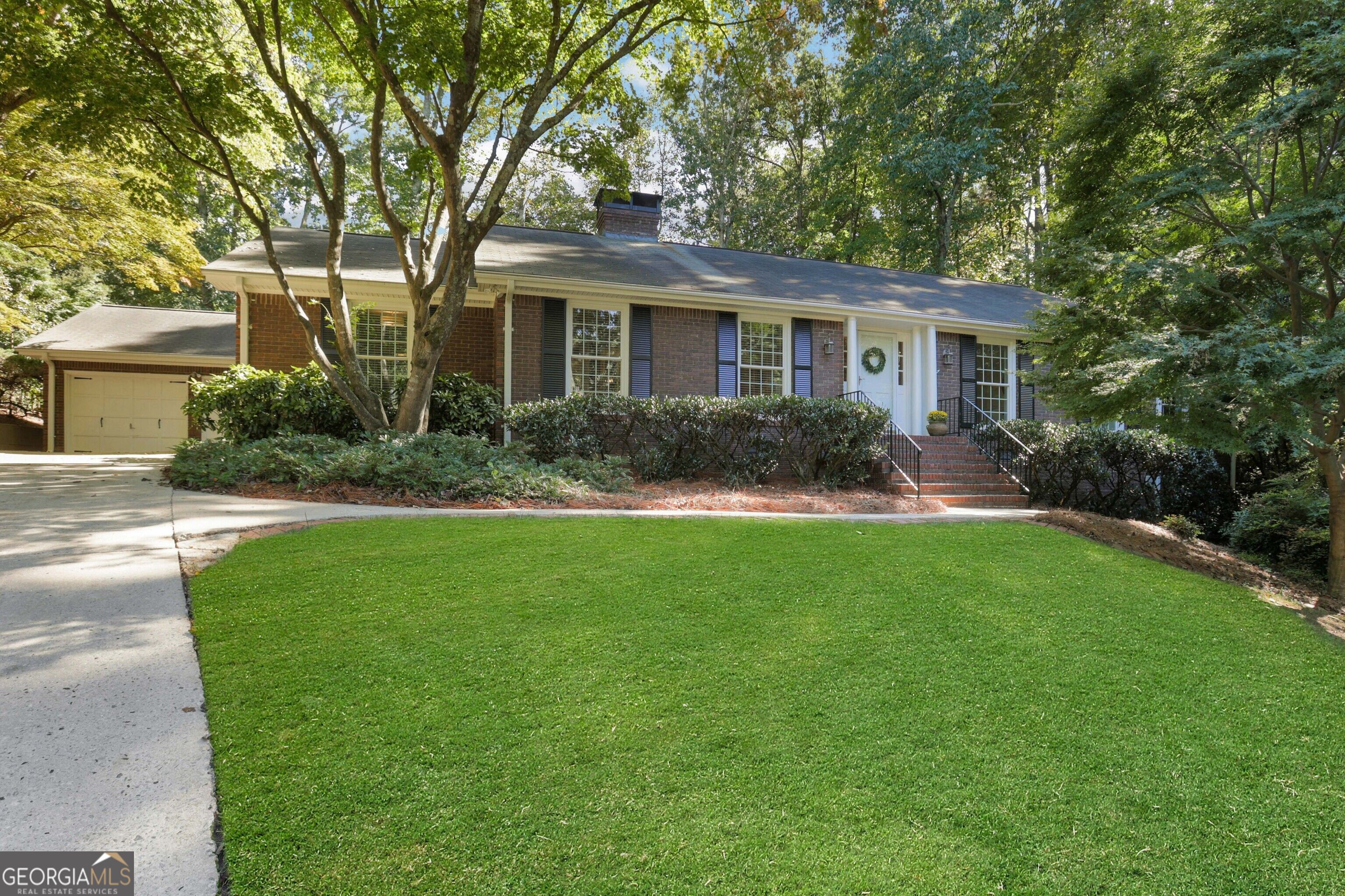 400 Hunters Glen Court Property Photo 1