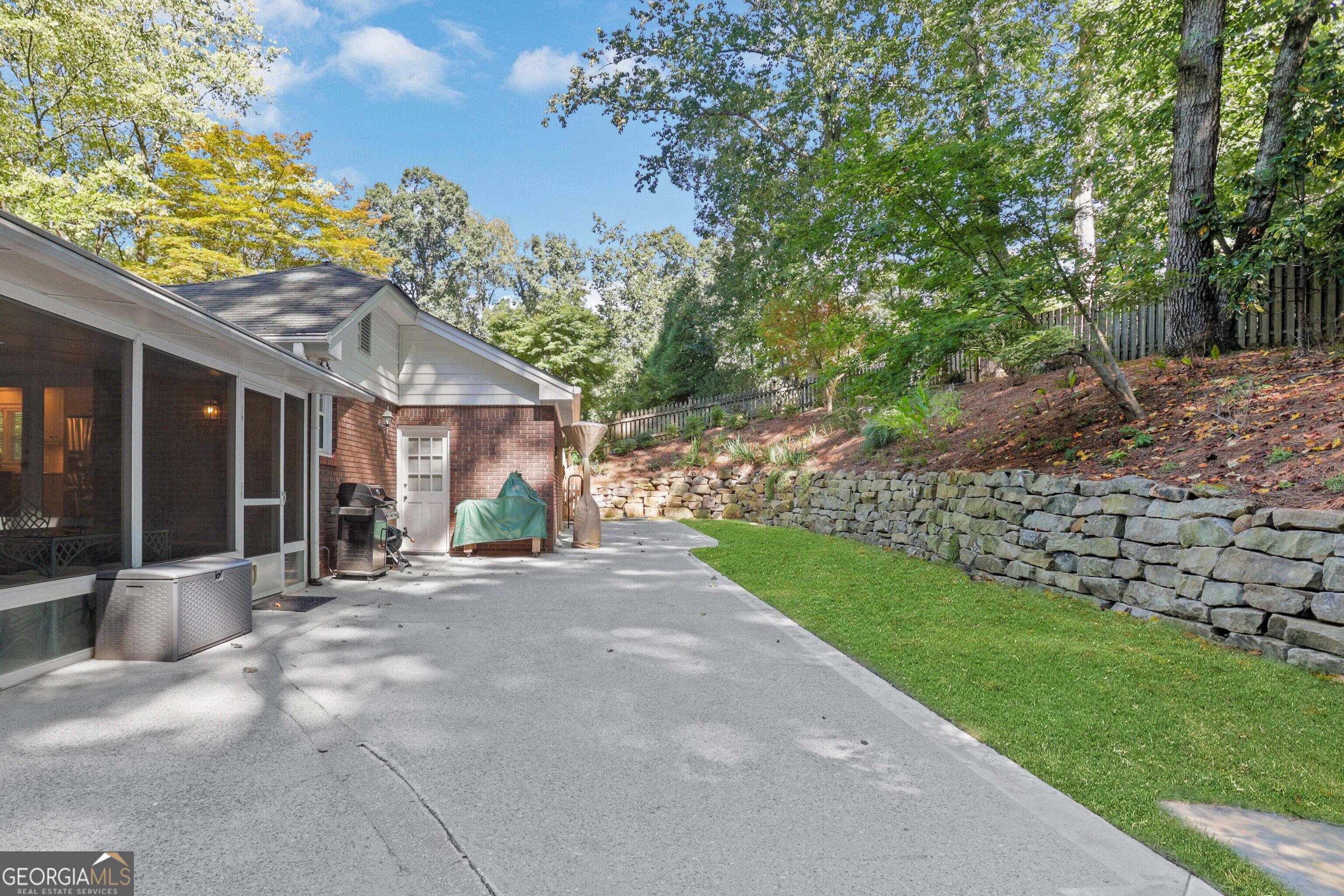400 Hunters Glen Court Property Photo 10