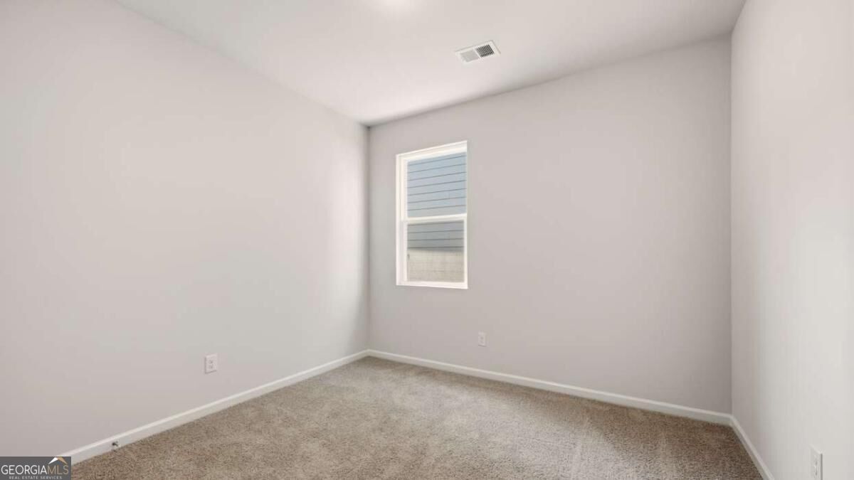 138 White Spruce Way Property Photo 5