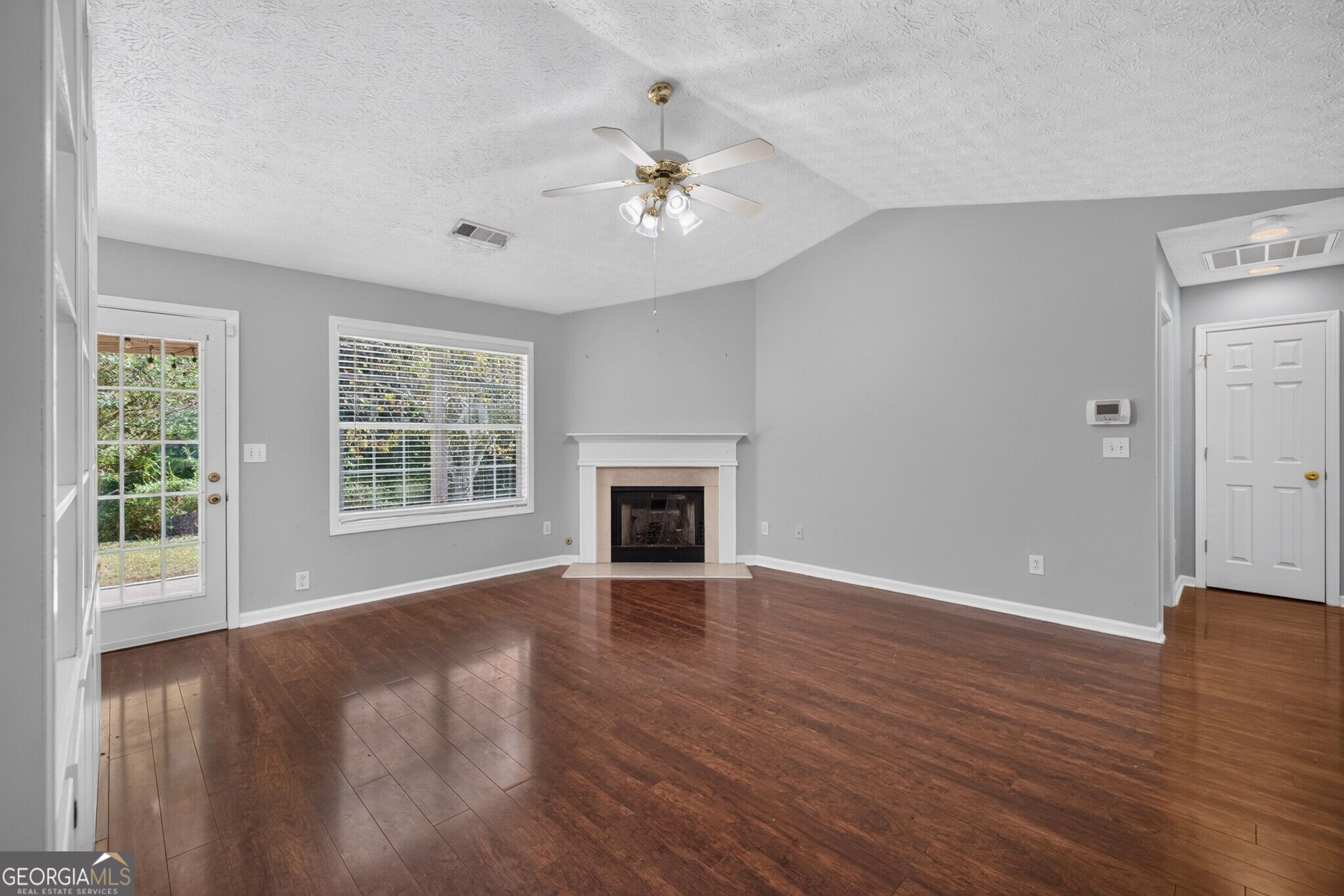 6285 Huntcliff Drive Property Photo 7