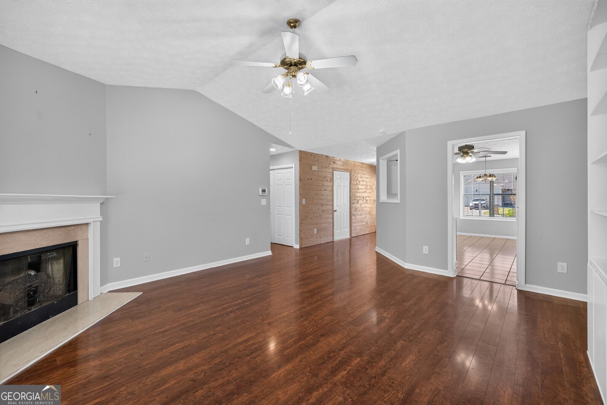 6285 Huntcliff Drive Property Photo 8