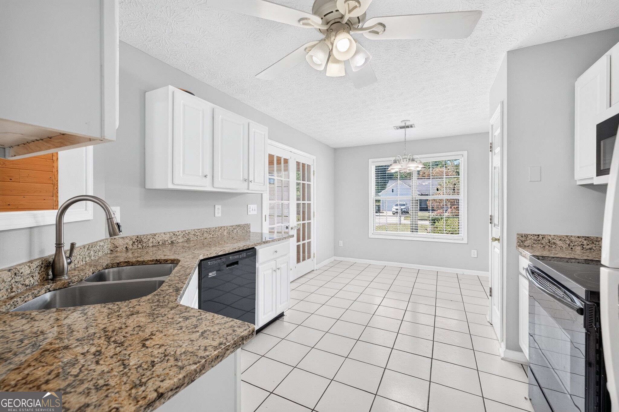 6285 Huntcliff Drive Property Photo 9