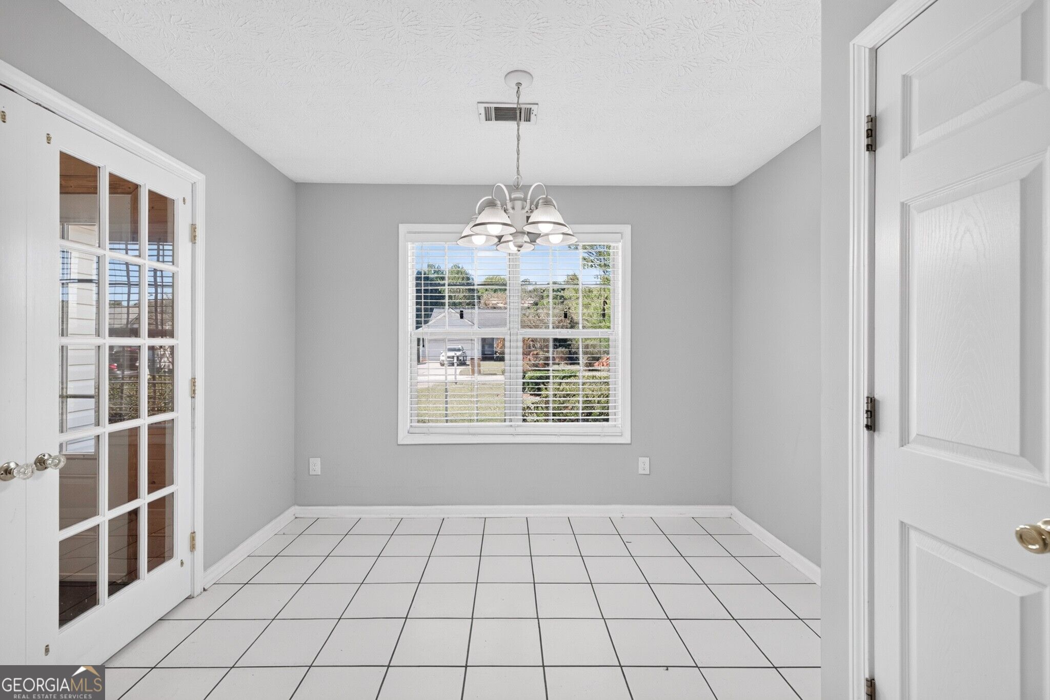 6285 Huntcliff Drive Property Photo 10