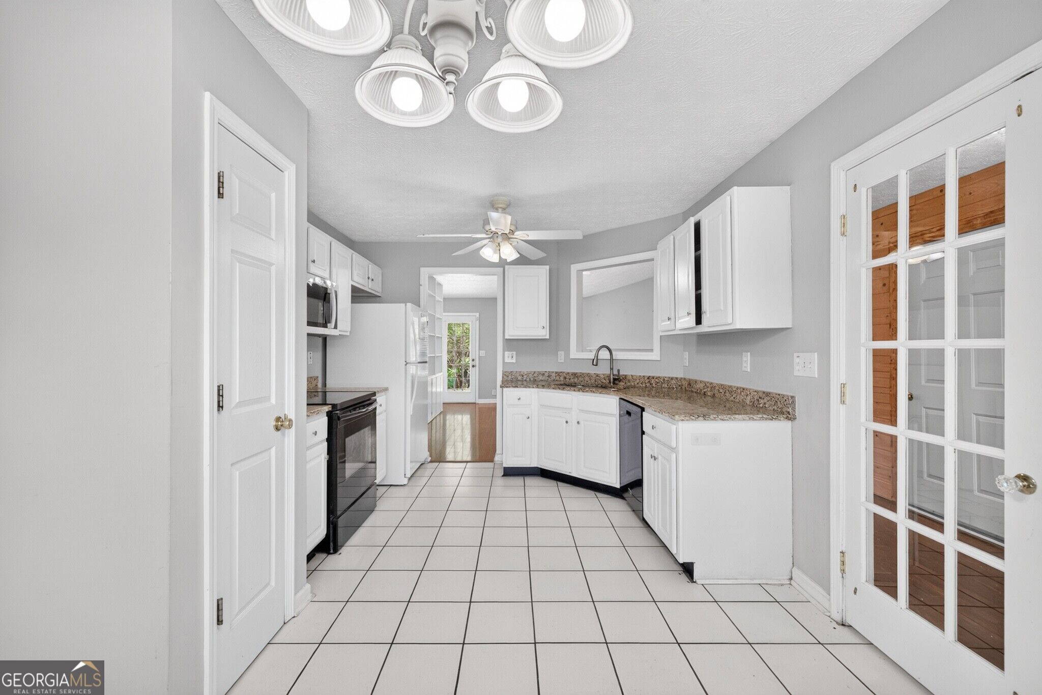 6285 Huntcliff Drive Property Photo 11