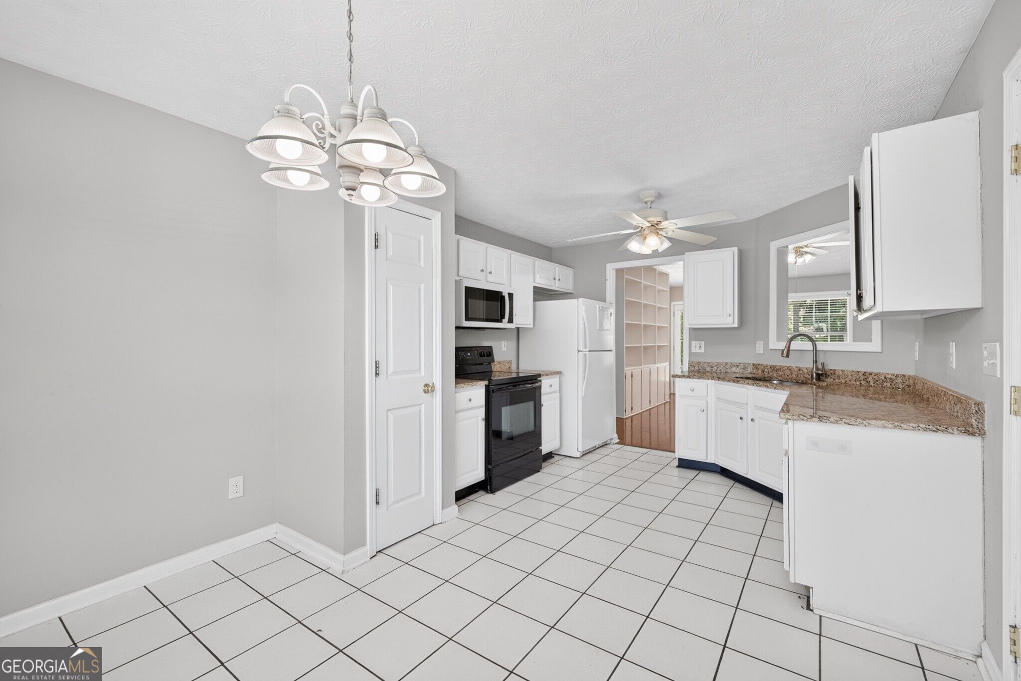 6285 Huntcliff Drive Property Photo 12