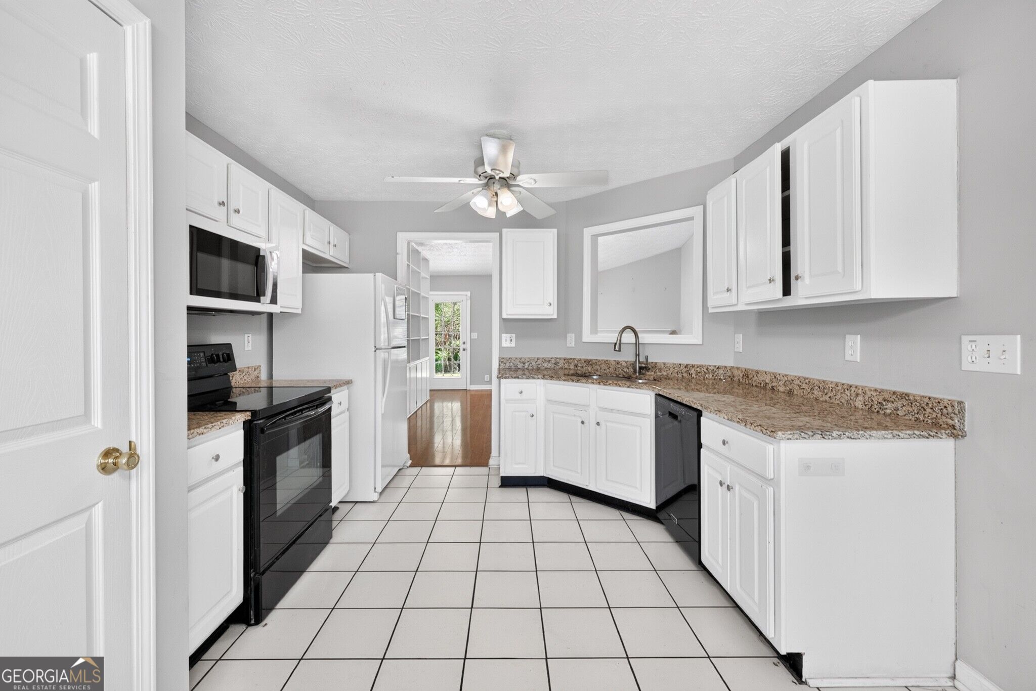 6285 Huntcliff Drive Property Photo 13