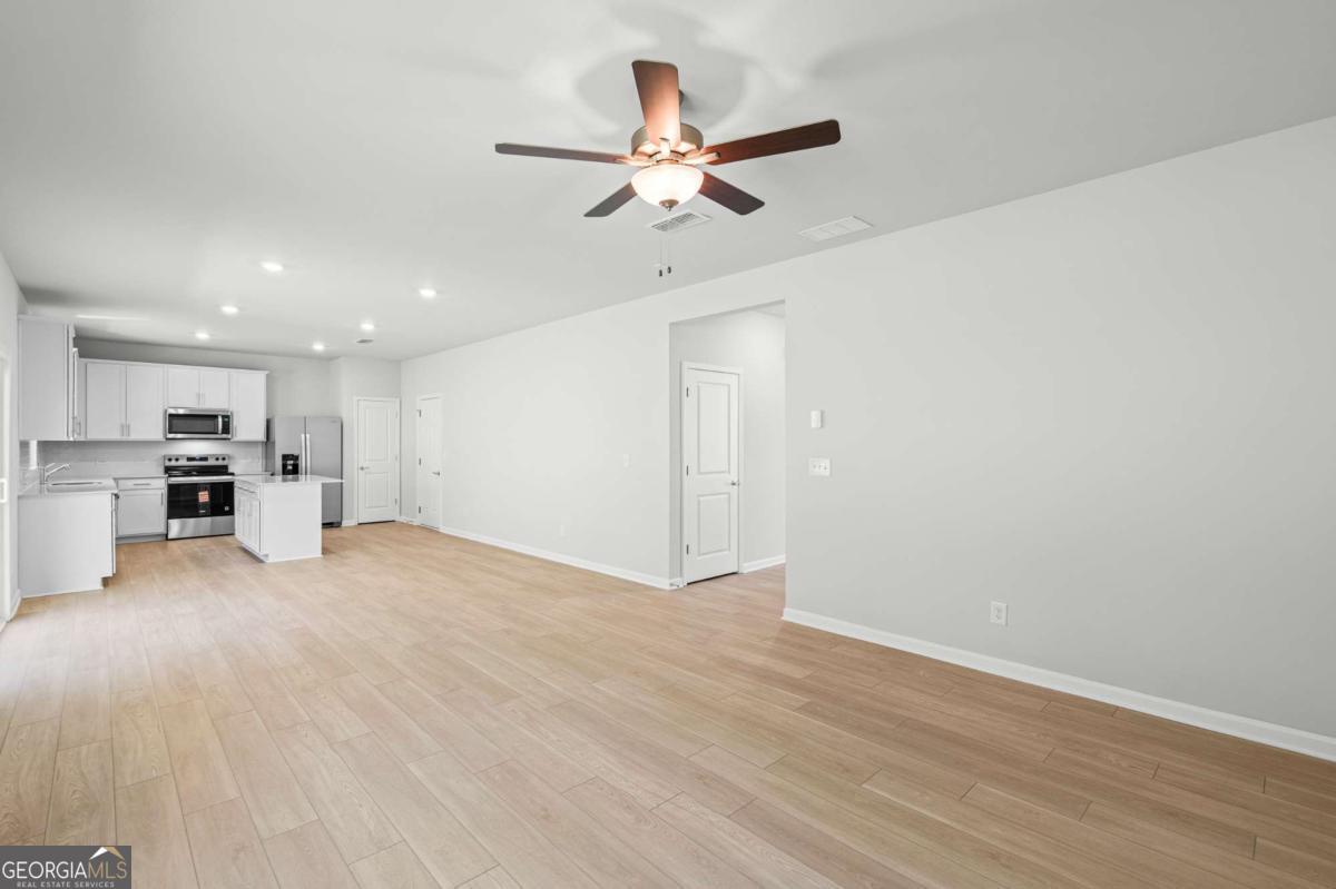 3127 Orwell Drive Property Photo 5