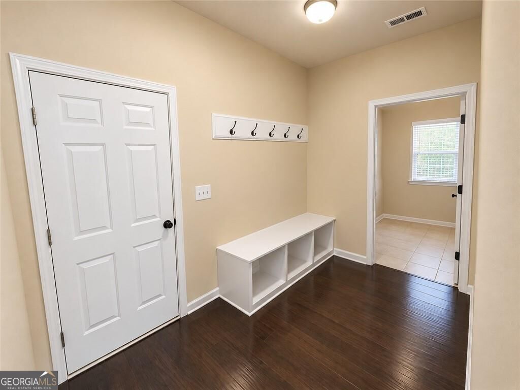 682 Mallard Cove Property Photo 9