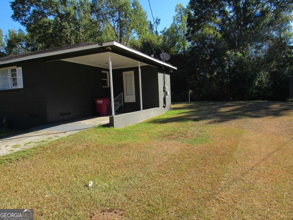 1616 Mathis Circle Property Photo 5
