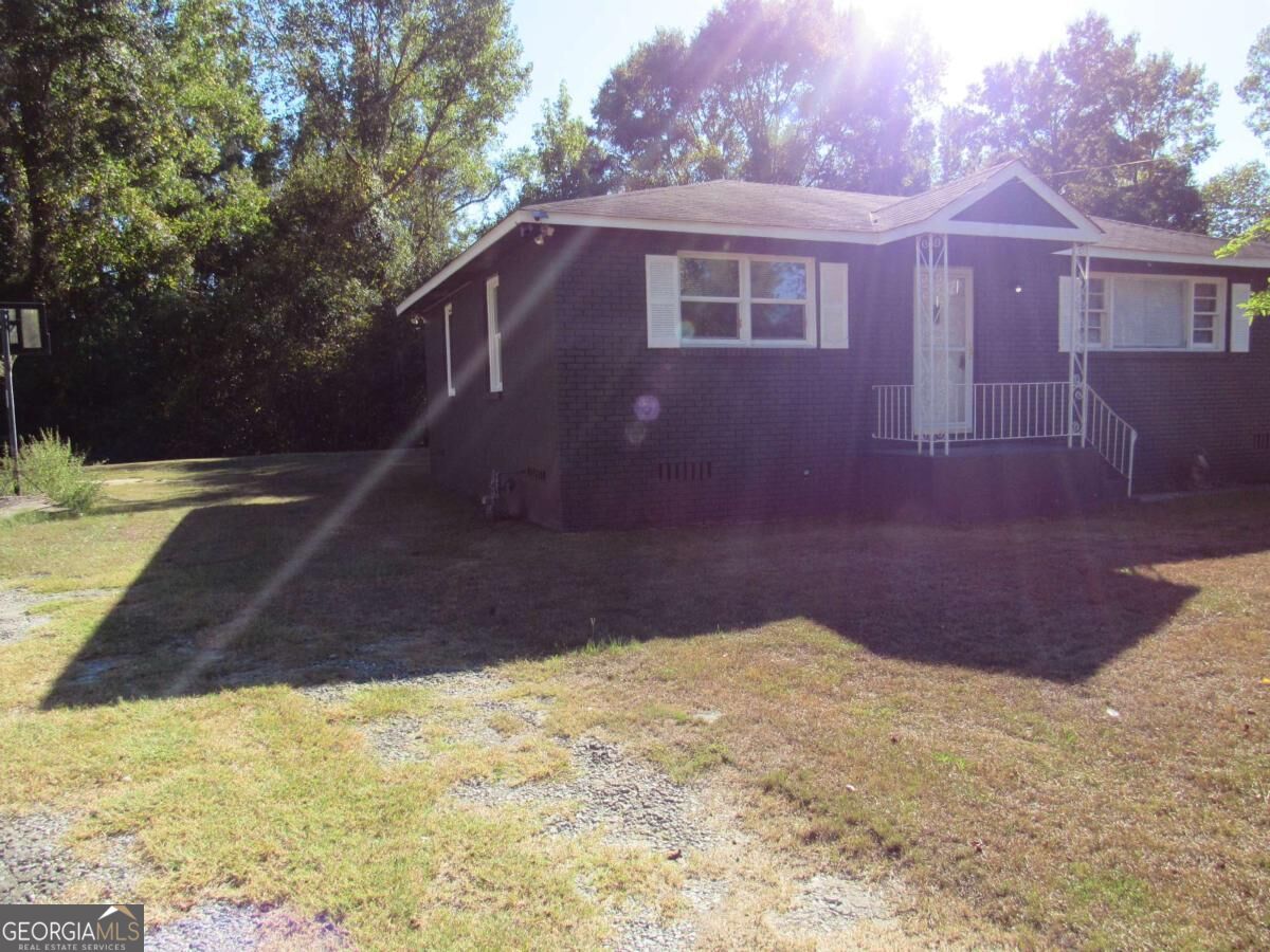 1616 Mathis Circle Property Photo 7
