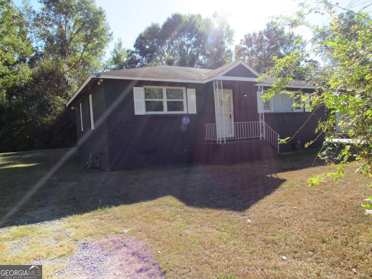 1616 Mathis Circle Property Photo 8