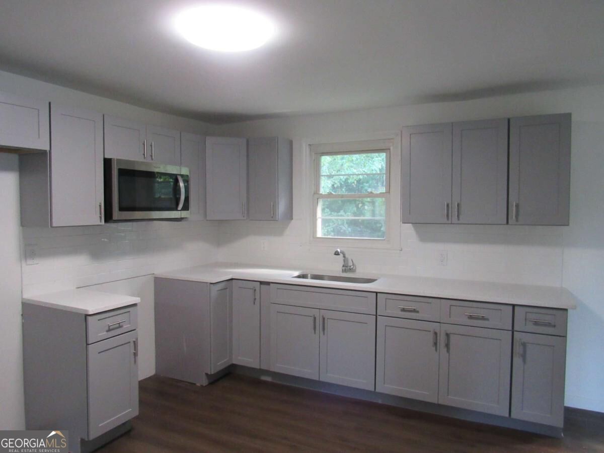 1616 Mathis Circle Property Photo 15