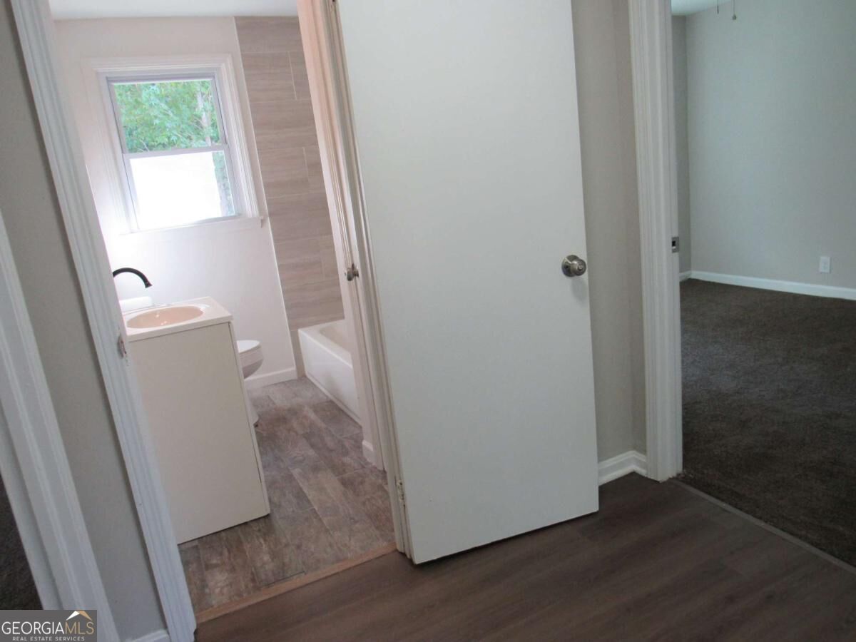 1616 Mathis Circle Property Photo 17
