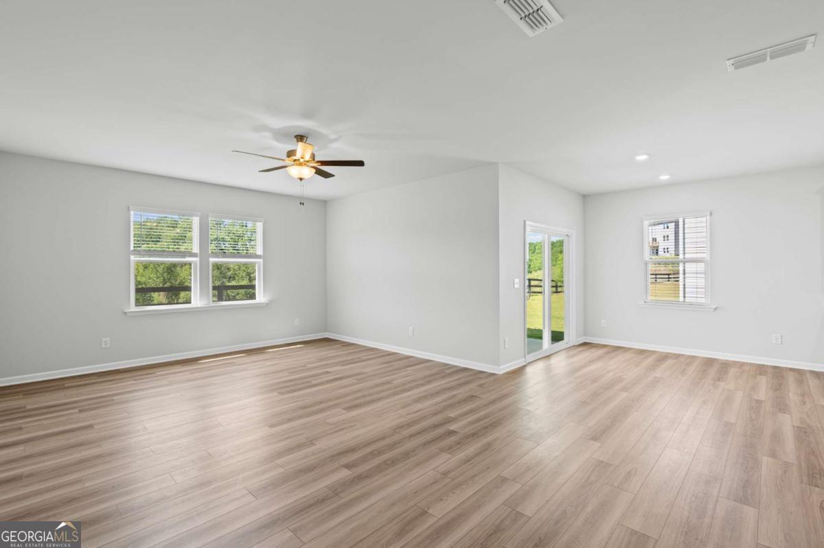 3123 Orwell Drive Property Photo 4