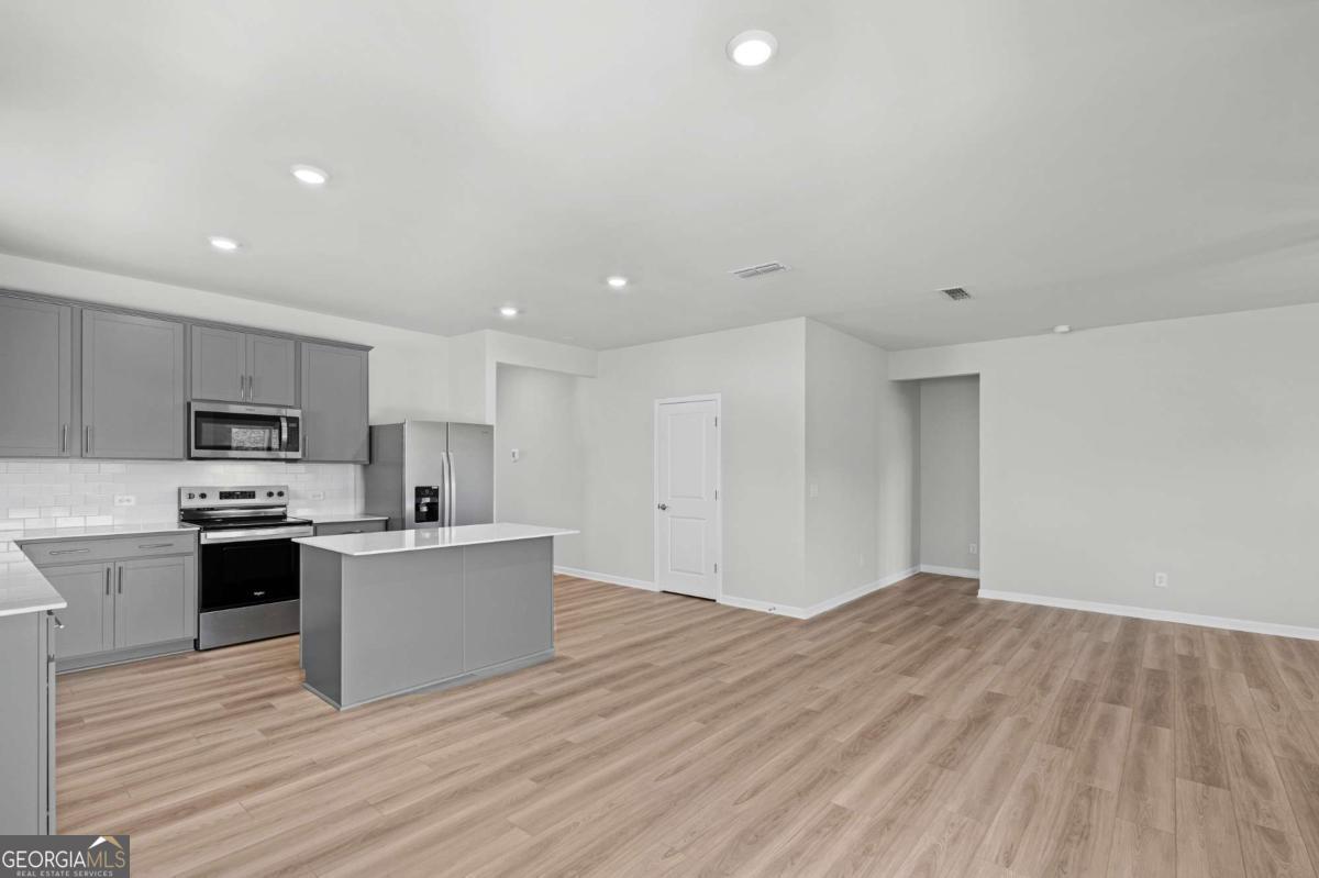 3123 Orwell Drive Property Photo 5