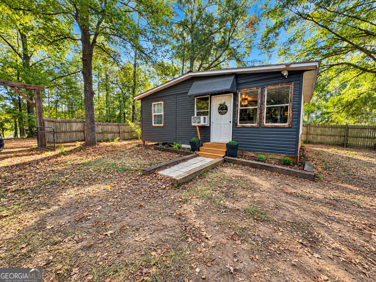 7170 Blacks Bluff Road Property Photo 7