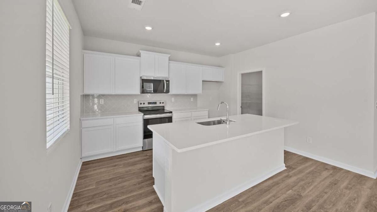 139 White Spruce Way Property Photo 8