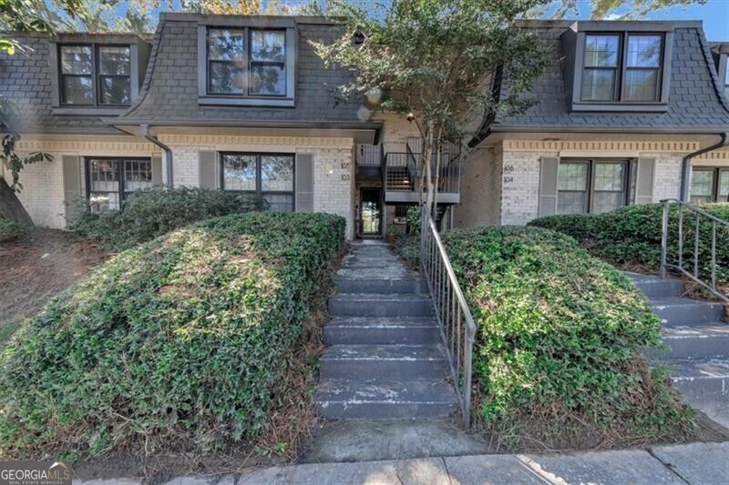 105 Adrian Place NW Property Photo 1