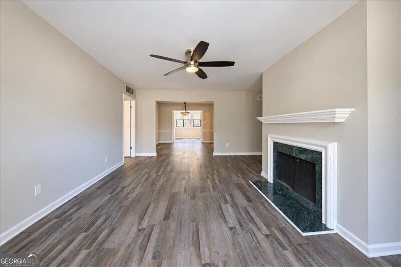 105 Adrian Place Nw Property Photo 7
