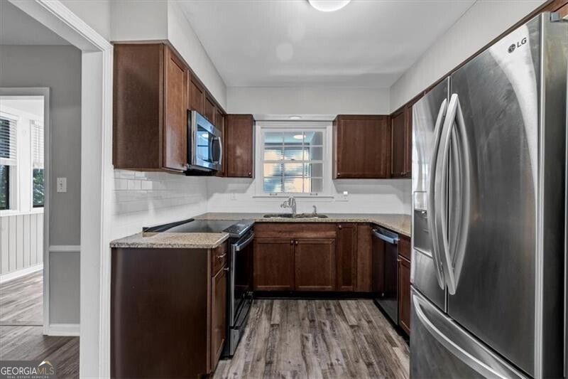 105 Adrian Place Nw Property Photo 12