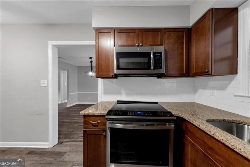 105 Adrian Place Nw Property Photo 13