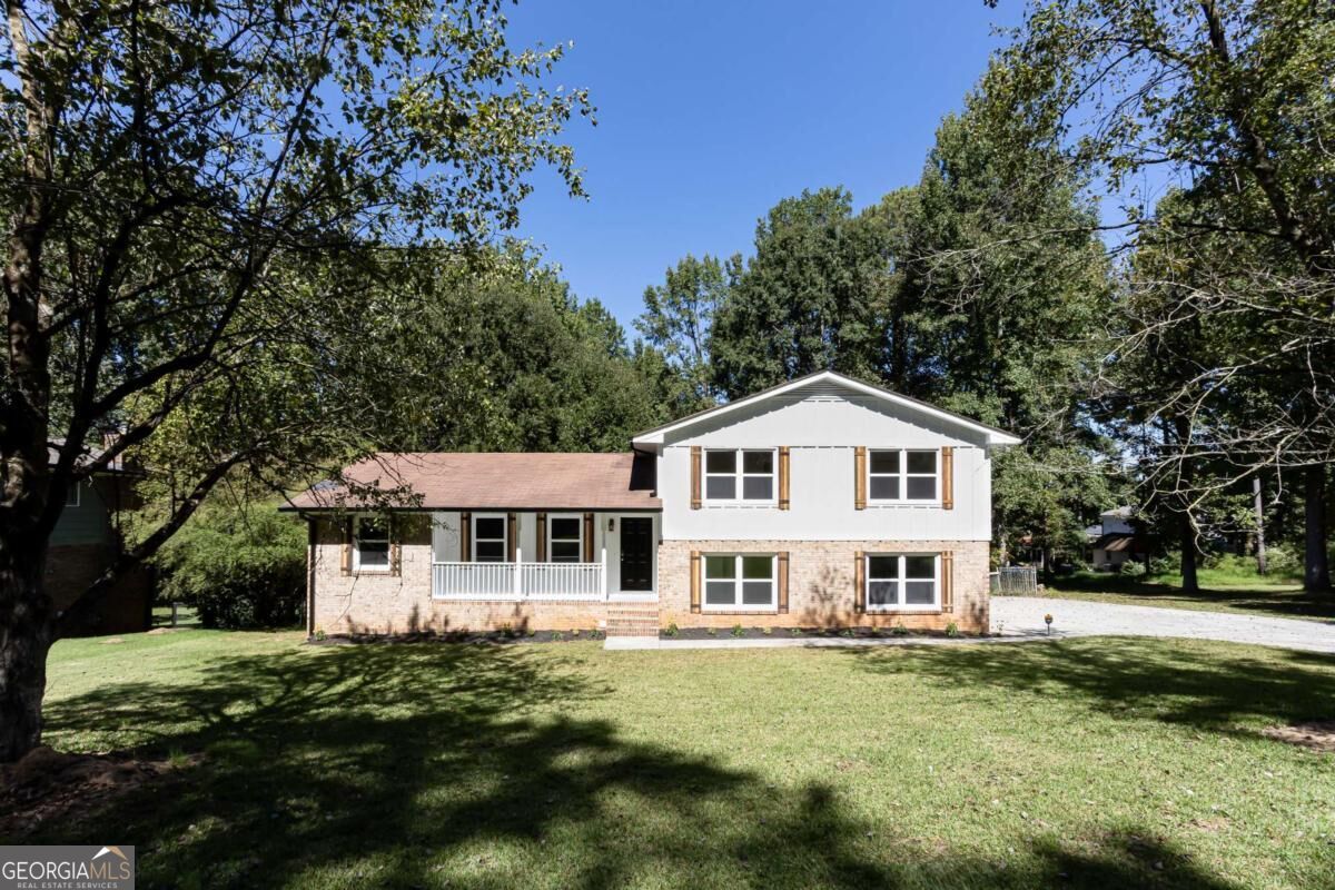2882 Creek Drive Property Photo 2