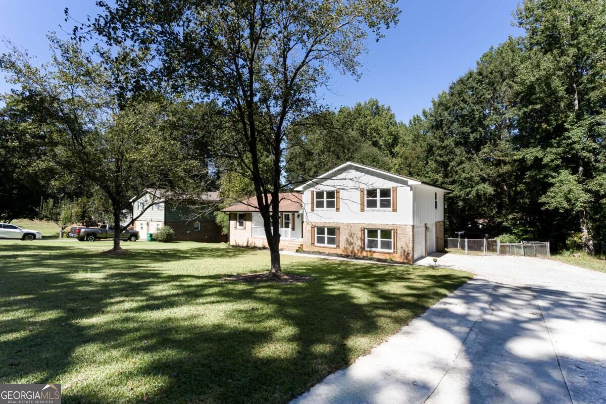 2882 Creek Drive Property Photo 4