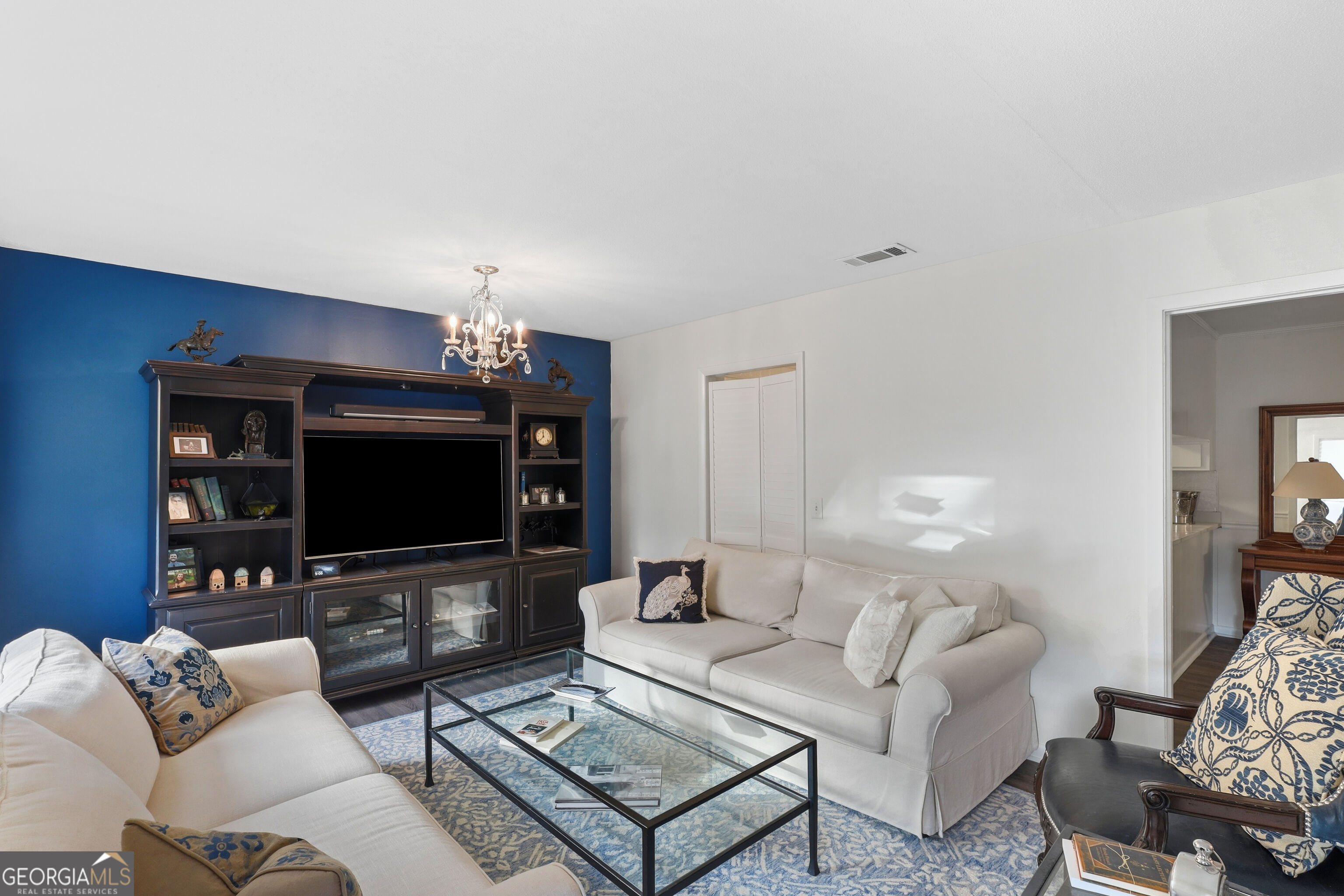 103 Wilburn Circle Property Photo 4