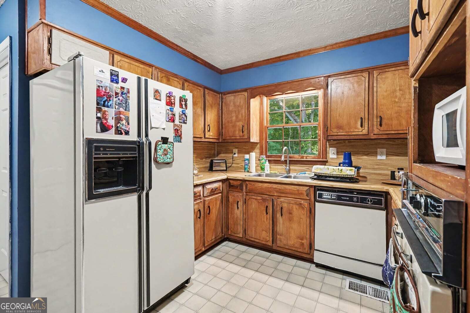 585 P J East Road Property Photo 4