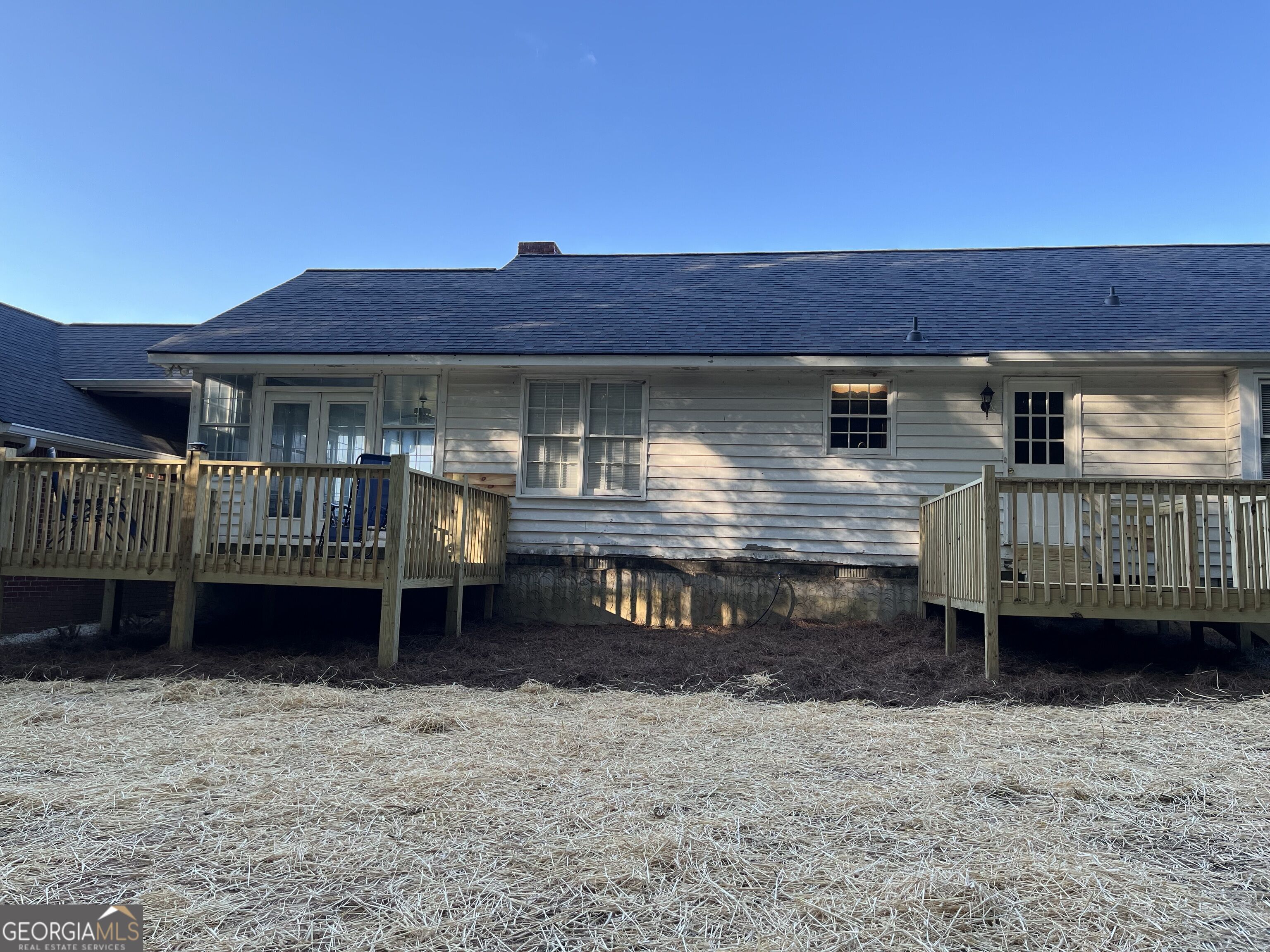 585 P J East Road Property Photo 34