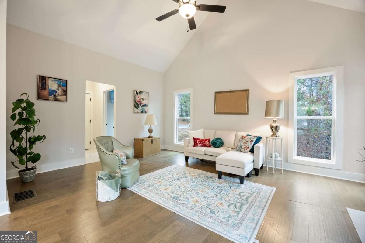 400 Ansley Property Photo 9
