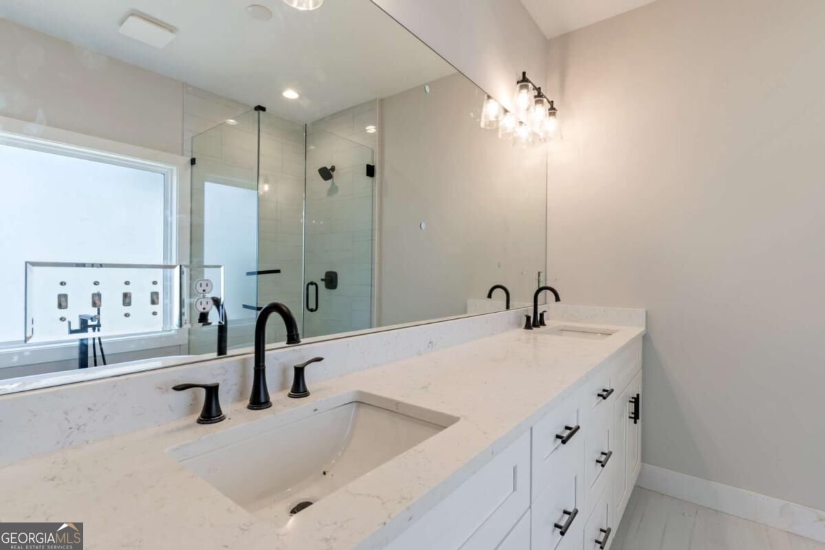 400 Ansley Property Photo 16