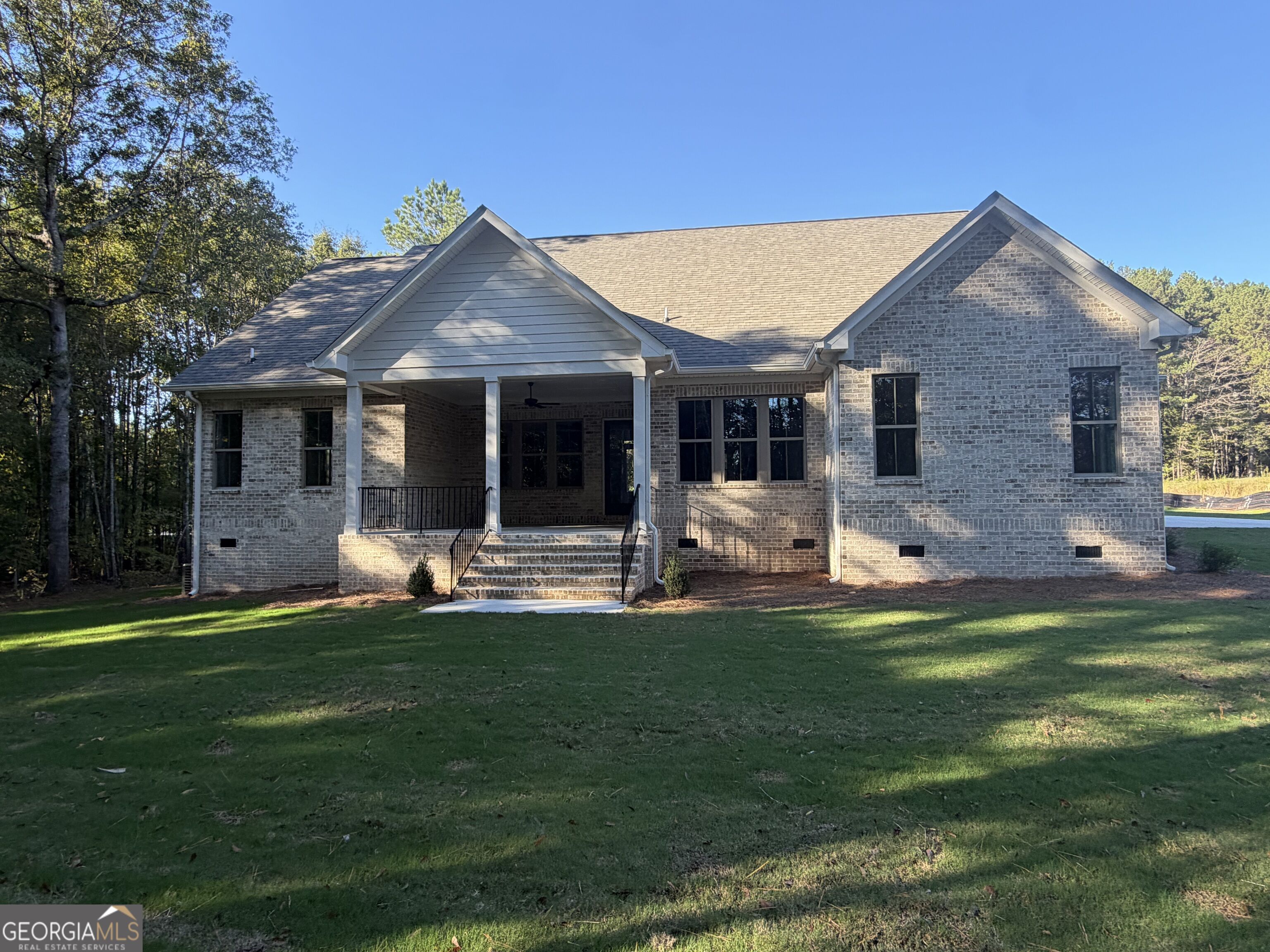 1051 Waverly Drive Property Photo 6