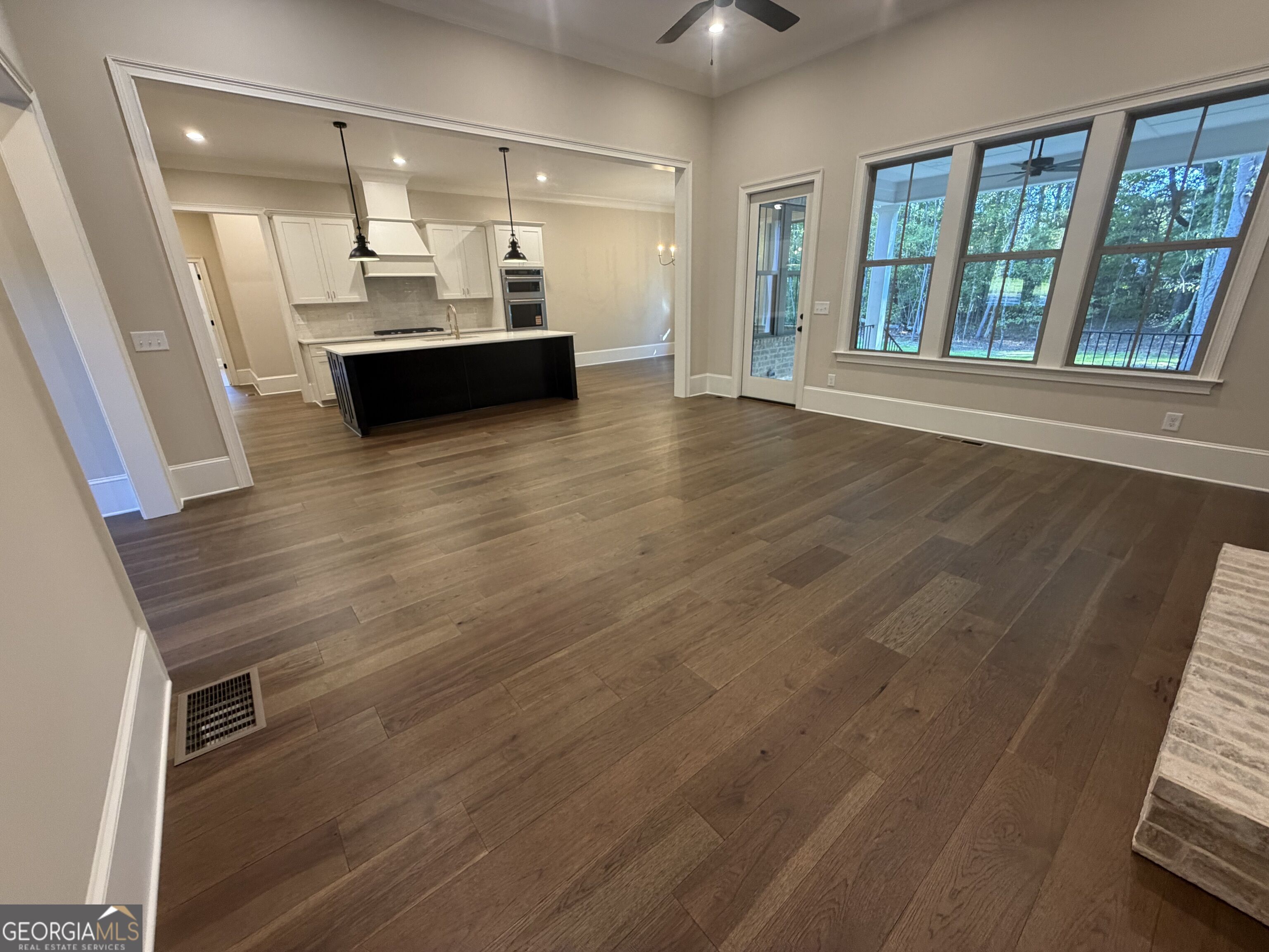 1051 Waverly Drive Property Photo 14