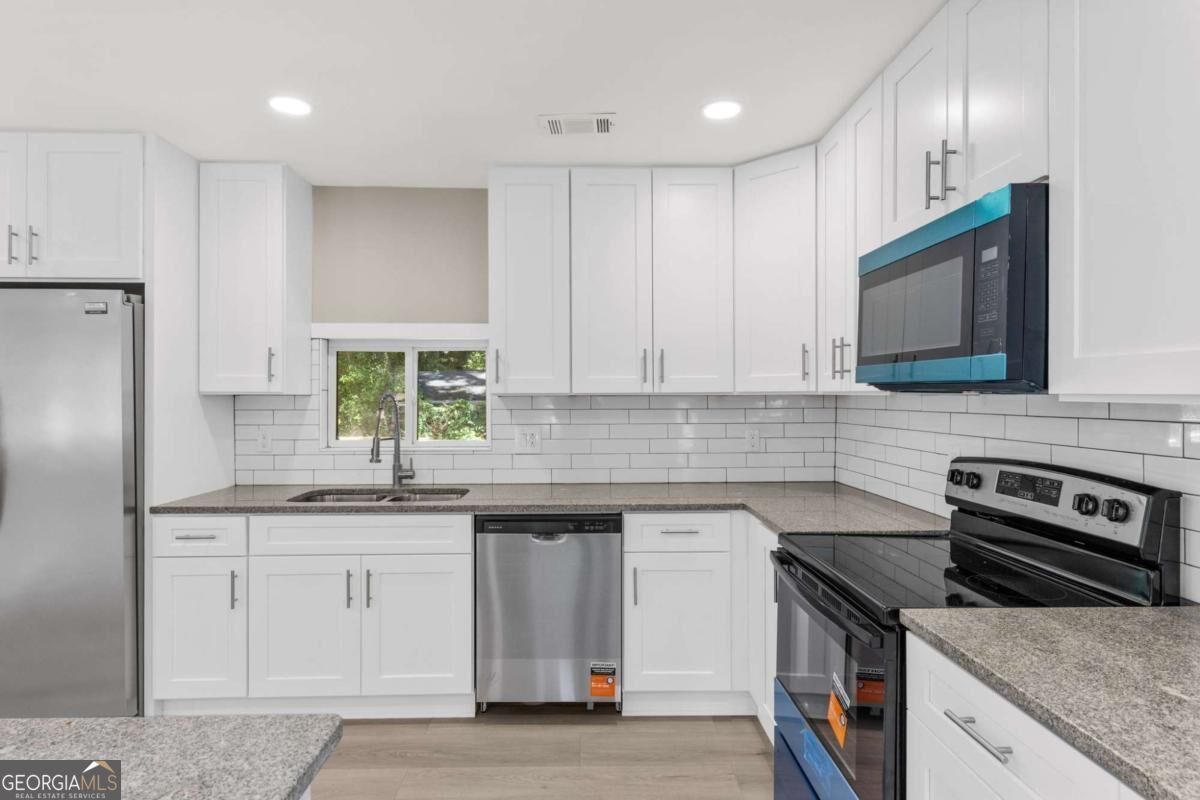 2780 Long Way Property Photo 8
